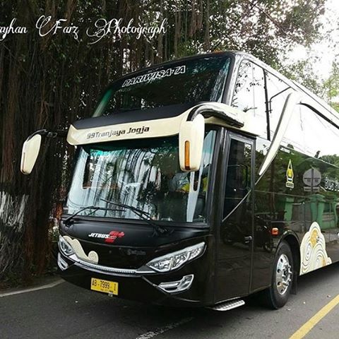 Sewa bus wisata Jogja, PO. 99 TRANJAYA TRANSPORT menyediakan sewa kendaraan Big Bus & Medium Bus Pariwisata yang nyaman untuk acara liburan anda. Dengan Crew yang profesional, kami siap melayani anda.
